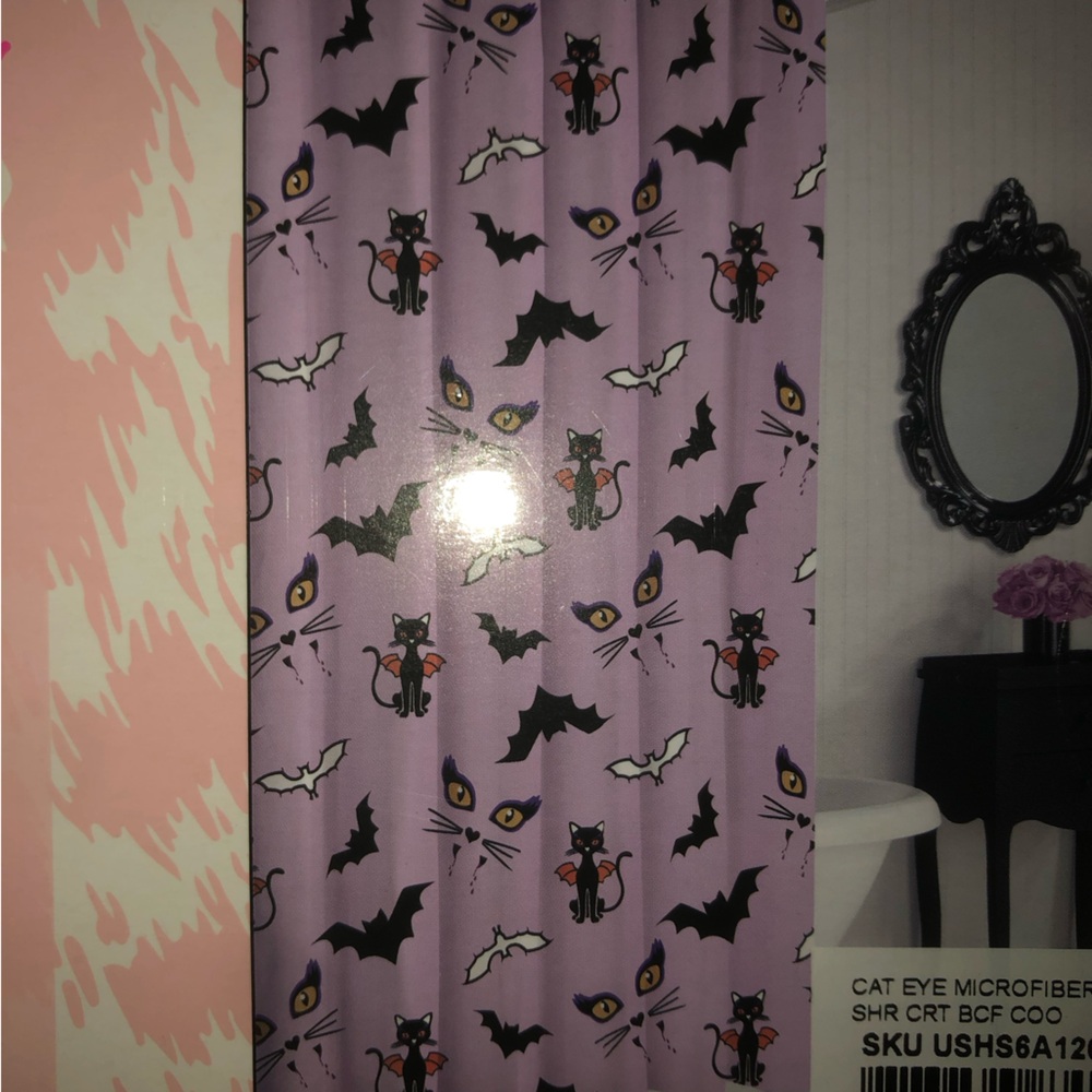 ❌ Betsey Johnson Purple shower curtain - Bats and Cat Eyes